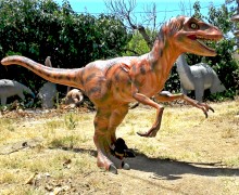 Deinonychus statue