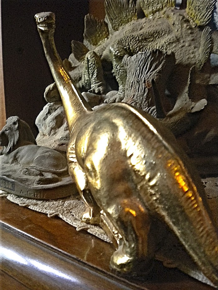 Sinclair-metal-Dinosaur