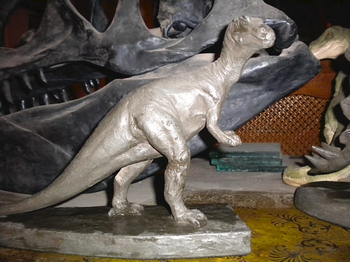 Allosaurus sculpture