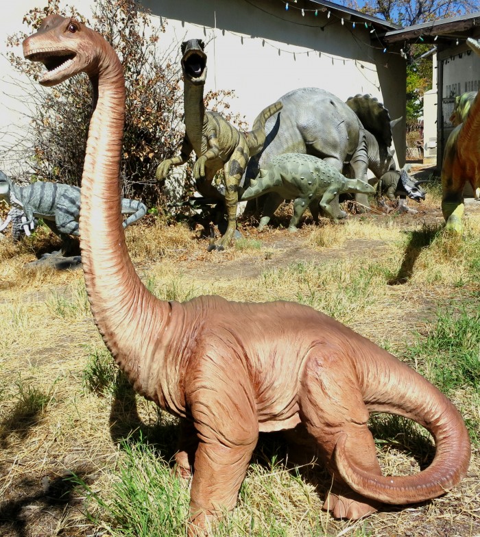 Brachiosaurus statue