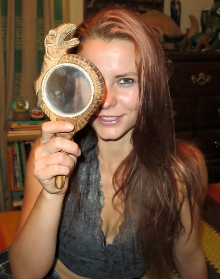 magnifying-glass2-700x888