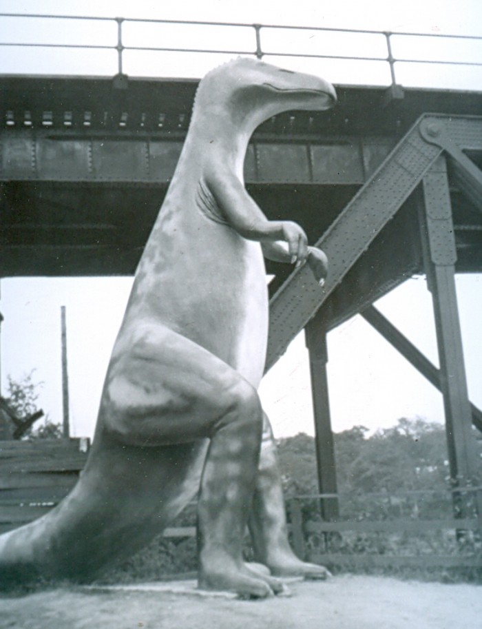 dinosaur statue